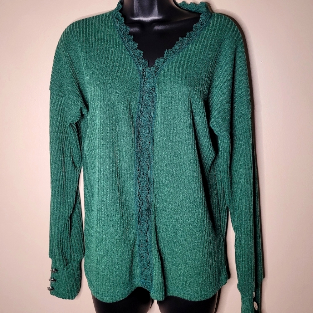 Woman's Medium Top